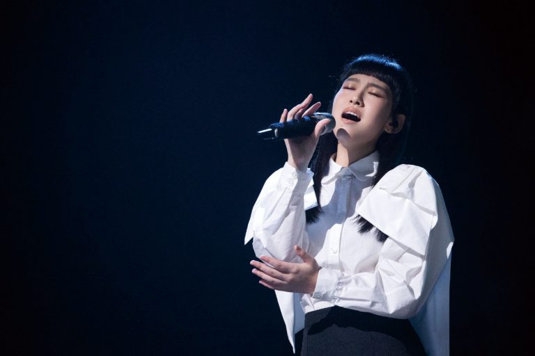 微博粉丝激增获力捧进军内地炎明熹爆红的5大理由