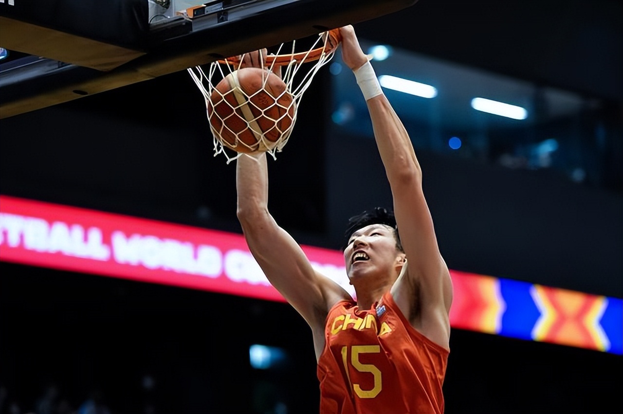 周琦与郭艾伦谁的位置更好（名记点评男篮最强5人，周琦落选，郭艾伦无缘，三位置当之无愧）