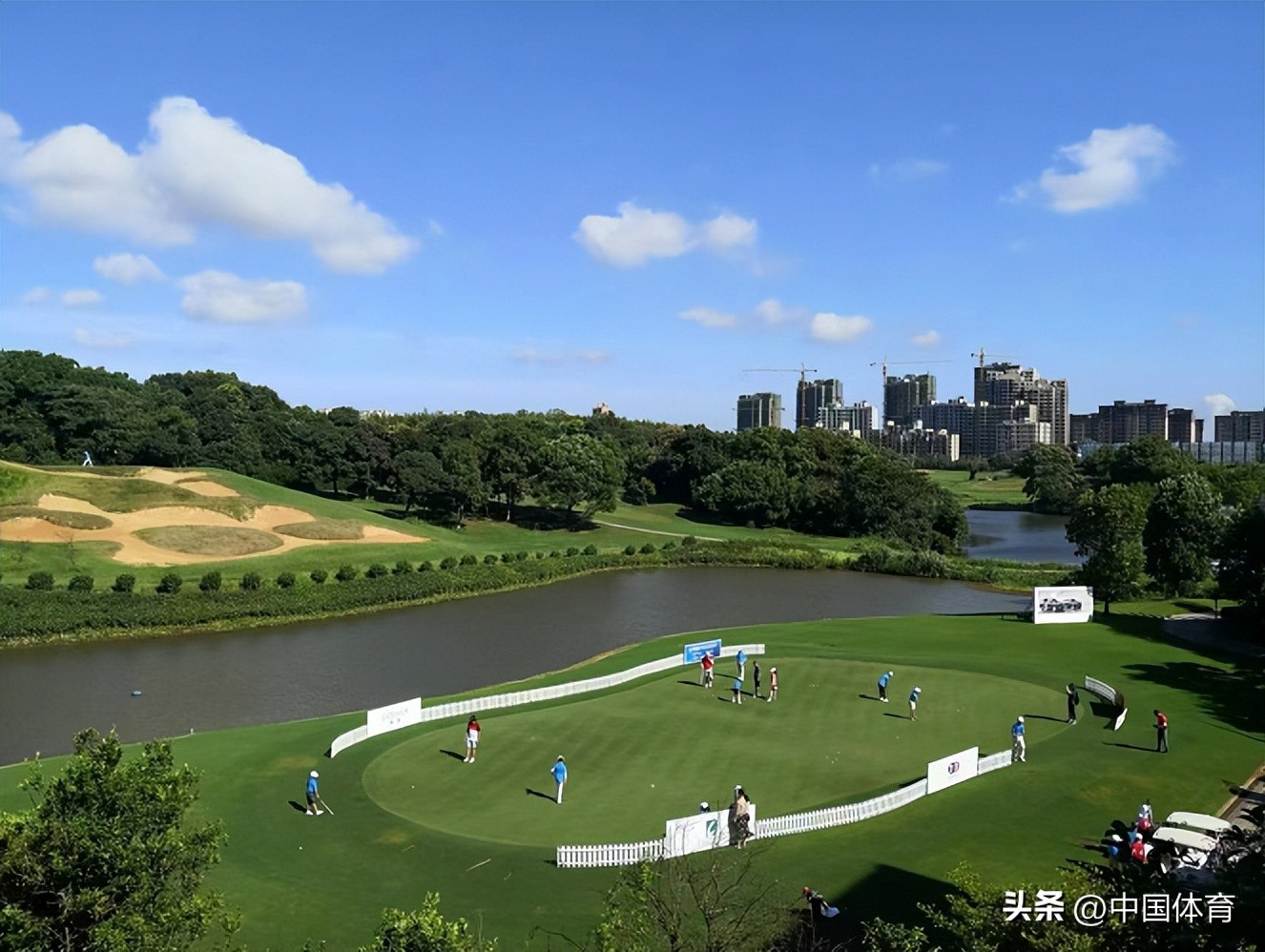 深圳观澜湖高尔夫球会(第六届业余高尔夫超级联赛热度再升级)