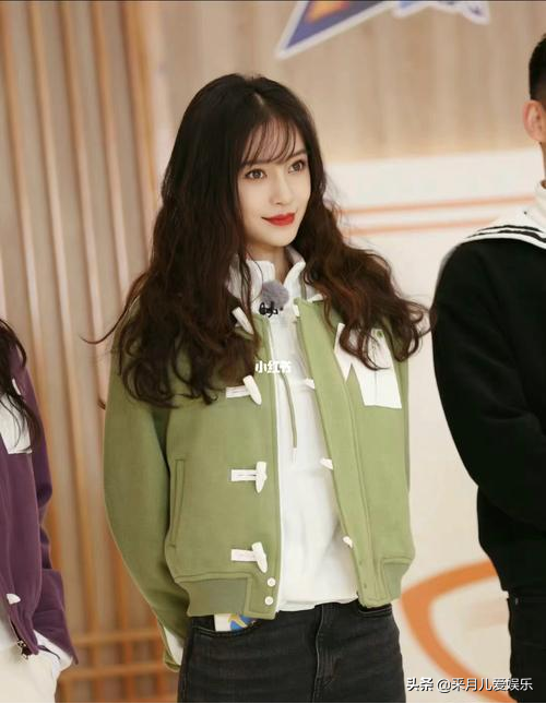 娱乐圈中的时尚达人Angelababy,穿搭风格可甜可咸,又飒又美