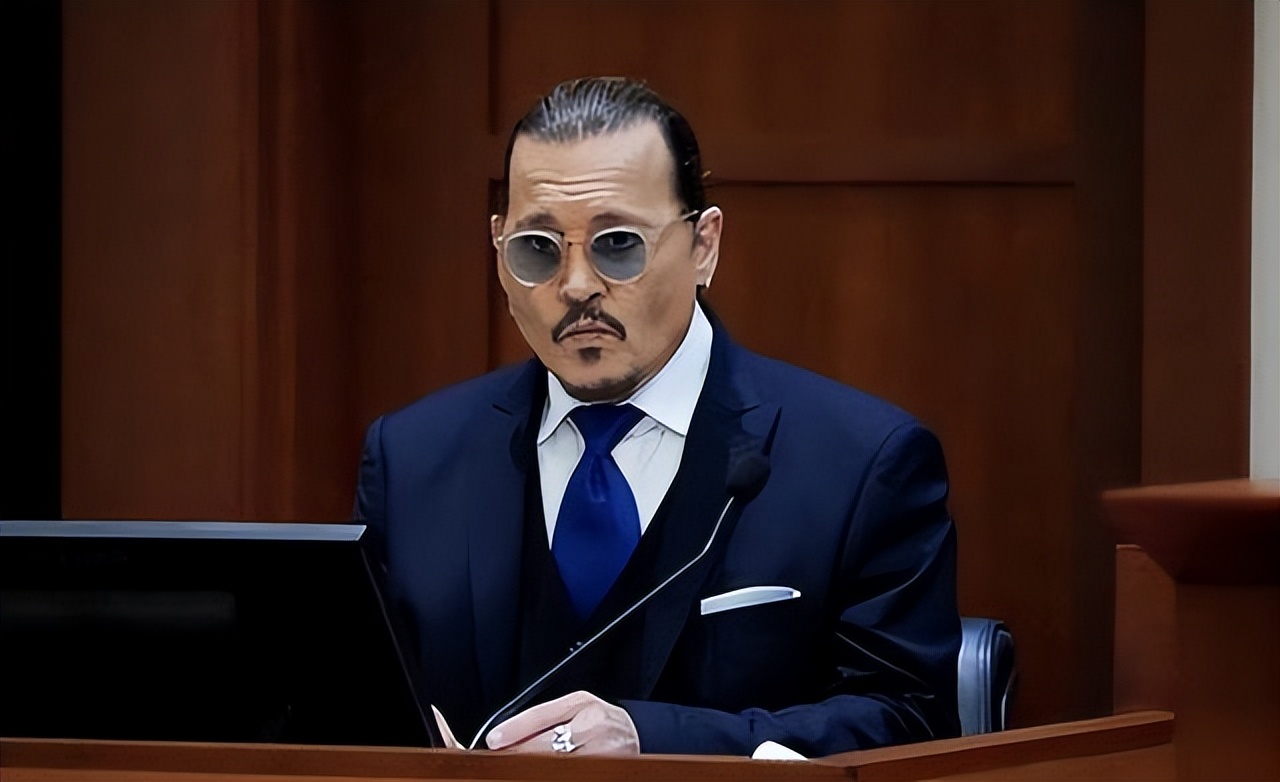 离谱！法庭呛律师超爆笑，约翰尼·德普与前妻撕逼大戏变喜剧大会