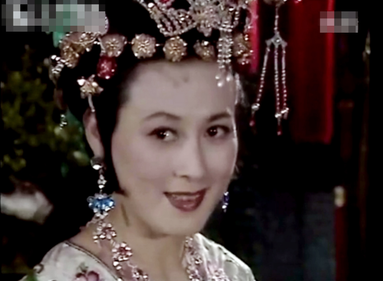 艺术家向梅：与丈夫恩爱一生对他有亏欠，儿子儿媳孝顺，晚年幸福