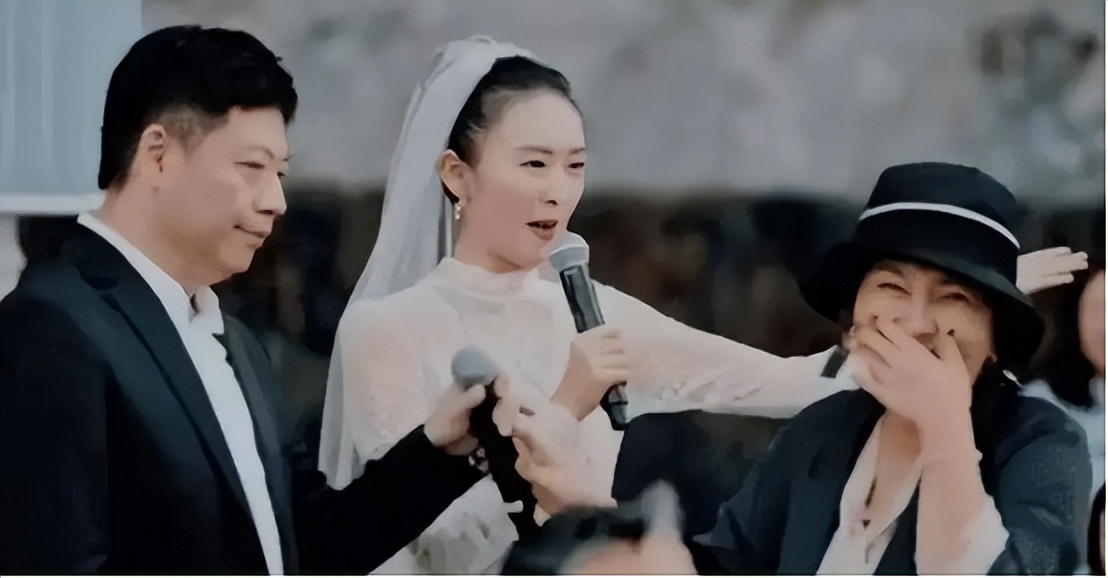 童瑶:出道20年籍籍无名,嫁51岁富商大亨为妻,余生为她保驾护航