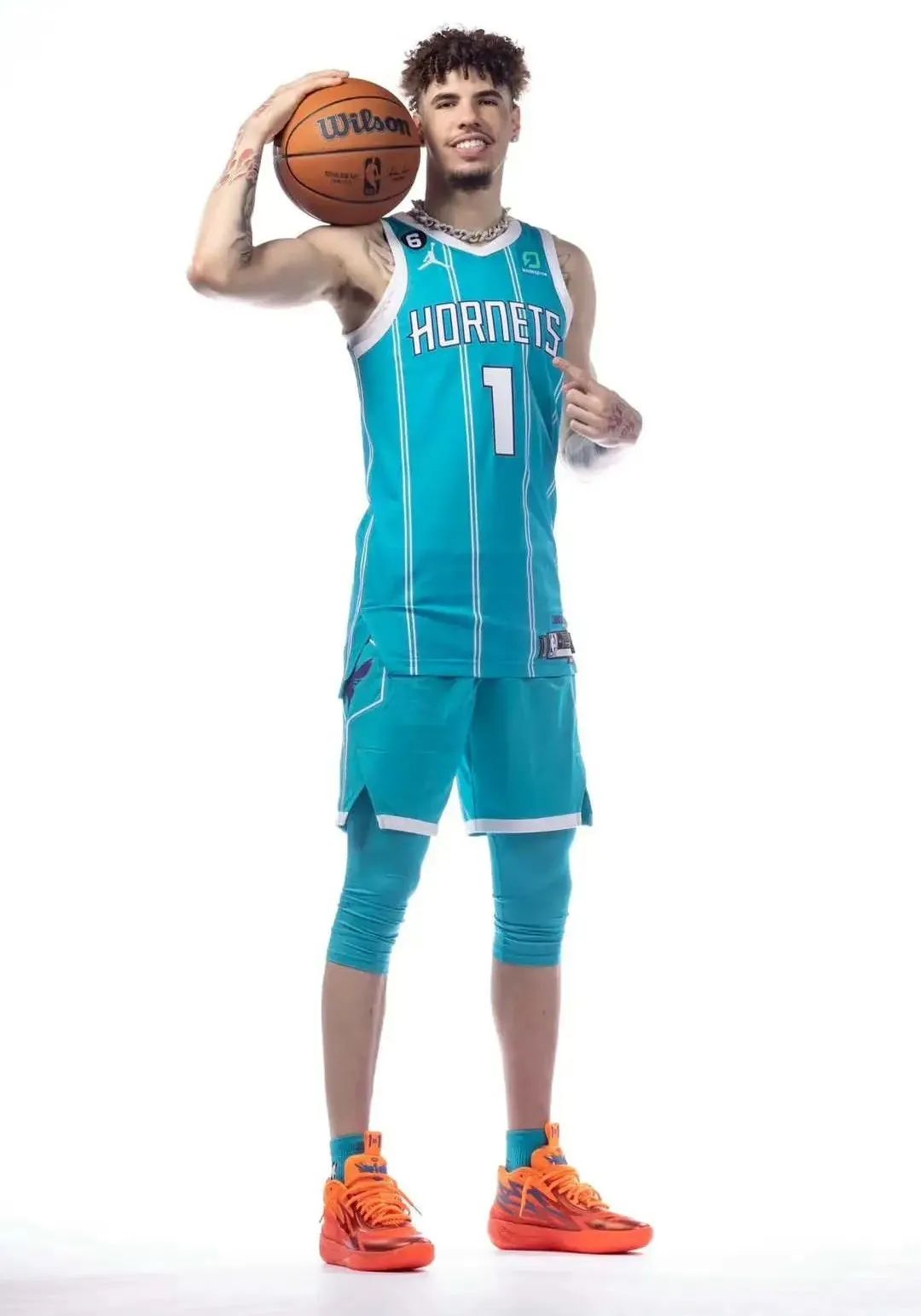 nba球鞋的牌子有哪些（NBA新赛季媒体日球鞋全盘点-眼花缭乱，惊喜不断）