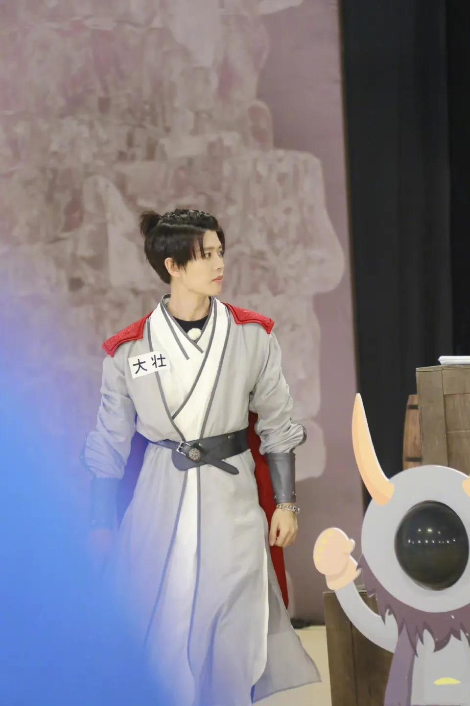 #任嘉伦#嗨放派2，嘉伦变身大壮了