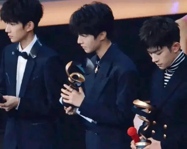 谁还不是个“小镇做题家”