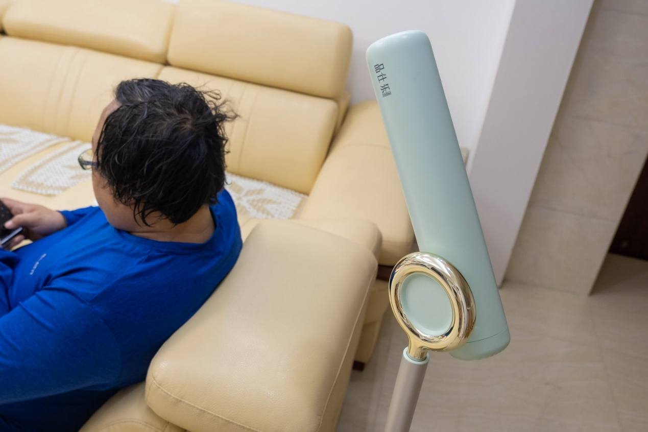 吹风机不用手，双出风口干发更快，品仕乐立式吹风机体验