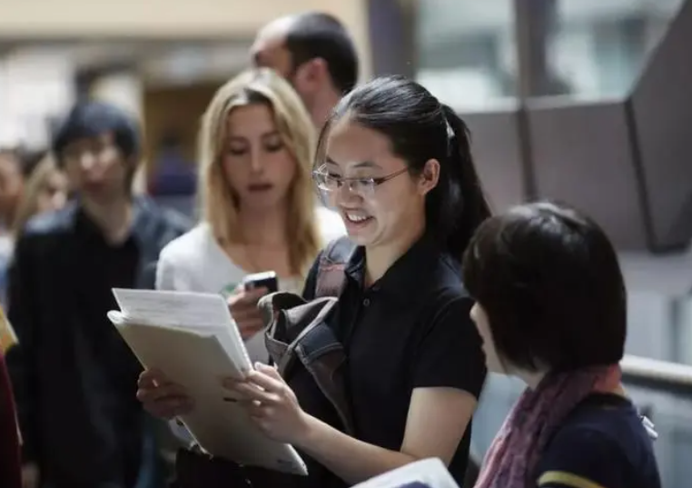 谷爱凌就读的斯坦福大学，到底有多贵？家里要没矿，根本读不起书