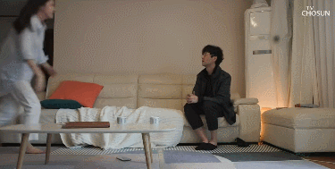 20年婚姻说断就断！韩星张家显哭诉离婚真相，斥丈夫把她逼成疯子