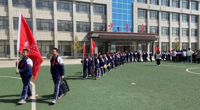 三月雷锋月​丨弘扬雷锋精神 争做新时代好少年