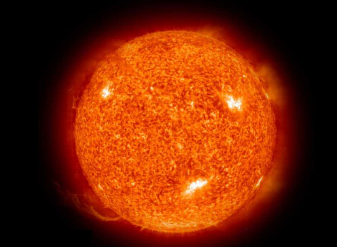 如果地球再靠近太阳10厘米会发生什么？模拟显示，生命会消失