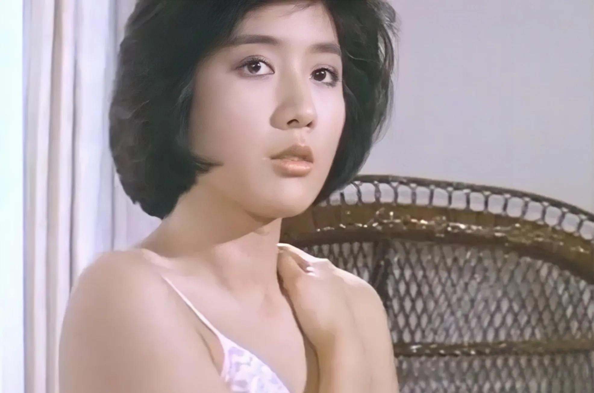 比林青霞还要美的吕秀菱,为何自甘堕落,踏入艳星行列