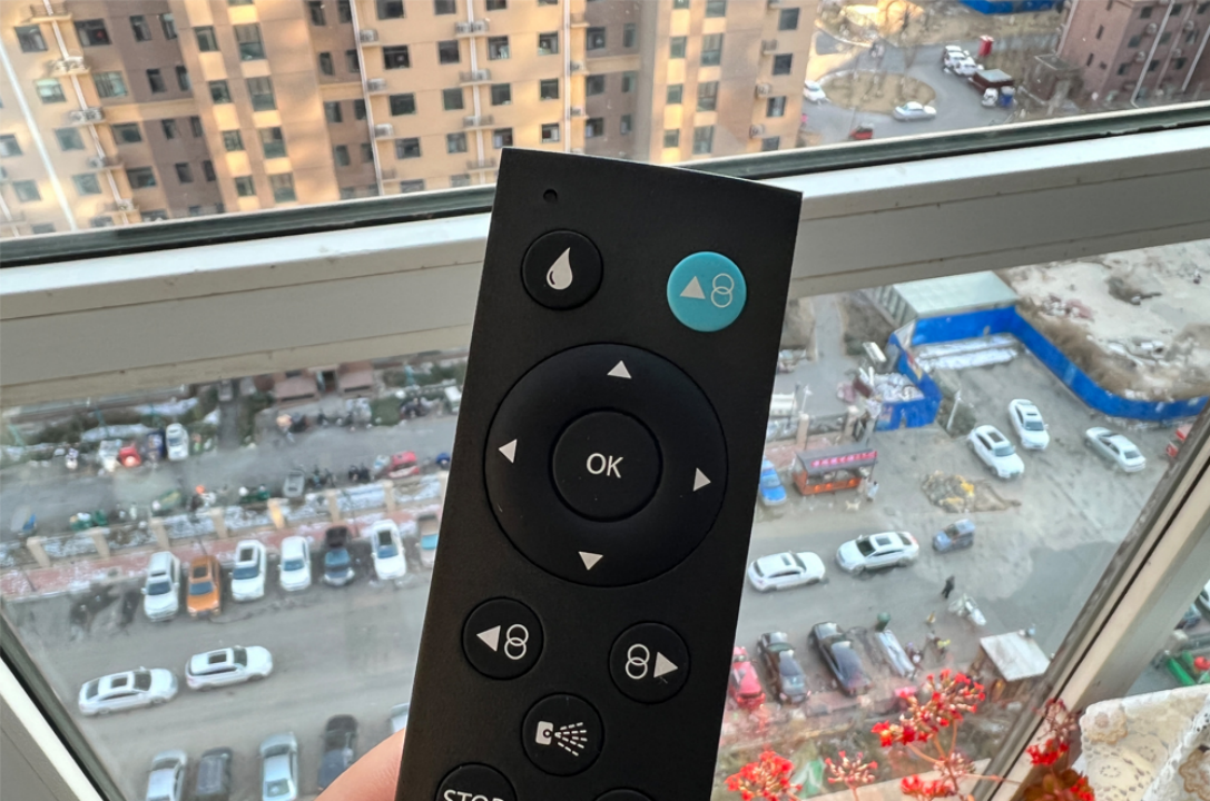 媳妇开始嫉妒我，原来是因为它？玻妞388擦玻璃机器人体验有感