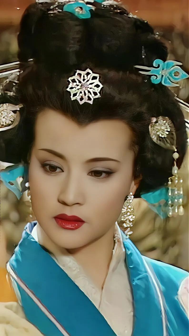 43岁的她，演16岁的少女，竟毫无违和感，真的太美了