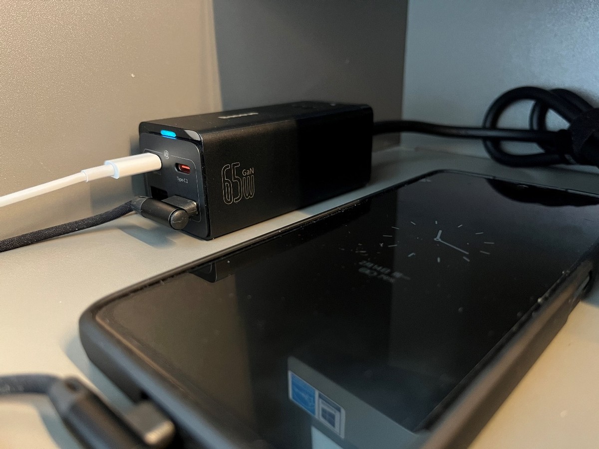 满足供电需求，极致简约整洁桌面，倍思GaN3 Pro氮化镓桌面充电器
