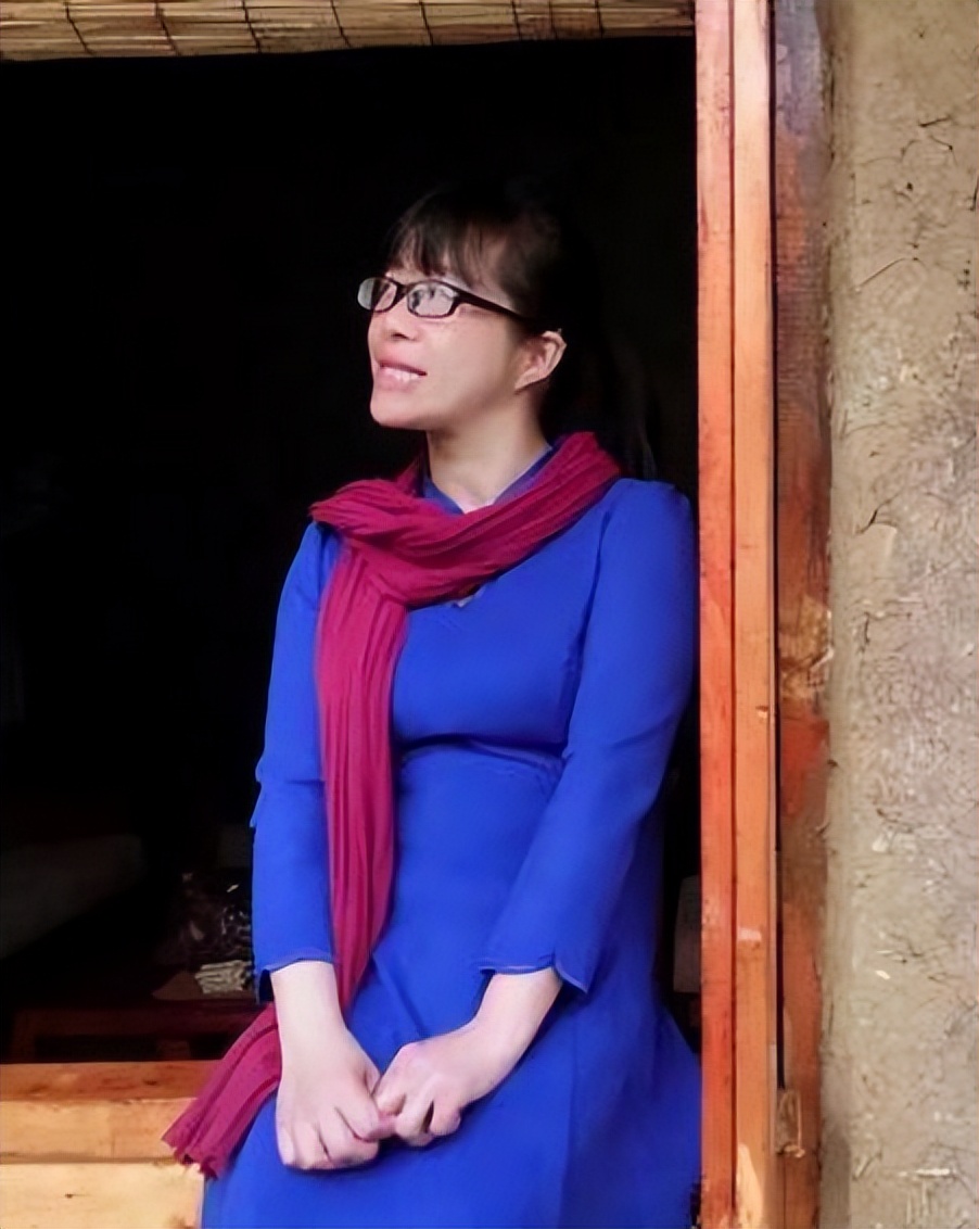 诗人余秀华：好不容易脱离苦海，转身又跳进火坑，图啥呢