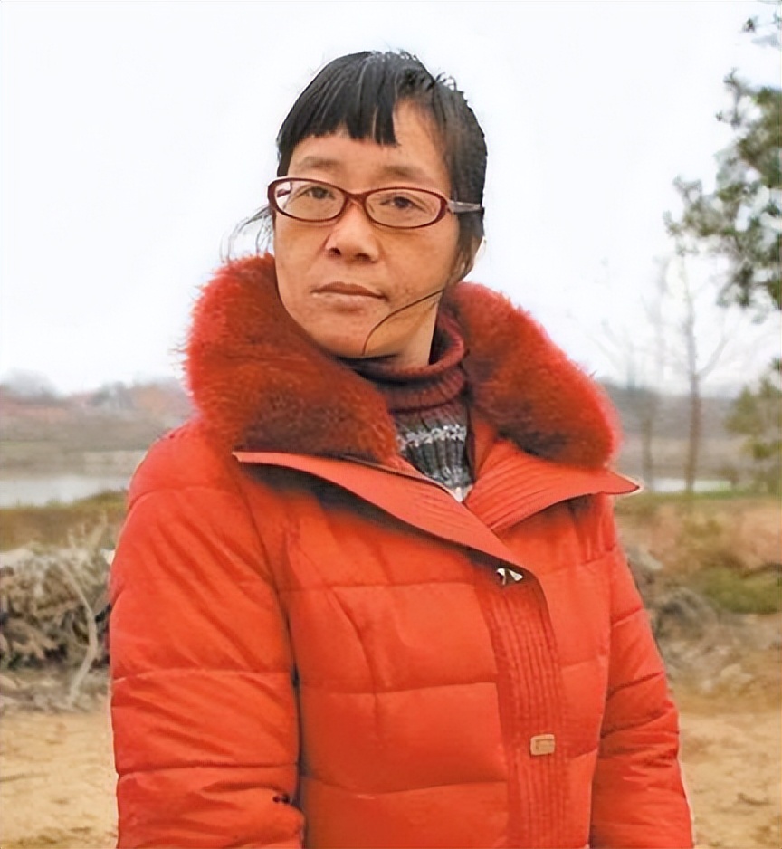 诗人余秀华：好不容易脱离苦海，转身又跳进火坑，图啥呢