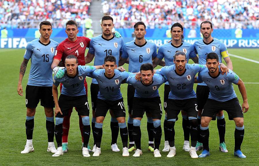 三届世界杯足球赛主办国是(辉煌天蓝军团：乌拉圭足球历史最强11人，远古神佛与绿茵屠夫)