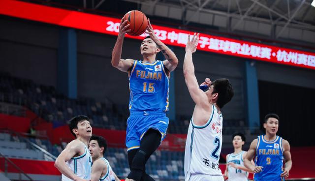 為什么cba分差這么大（46分慘案，福建8連敗！新賽季CBA單場最大分差誕生，北京怎么輸？）