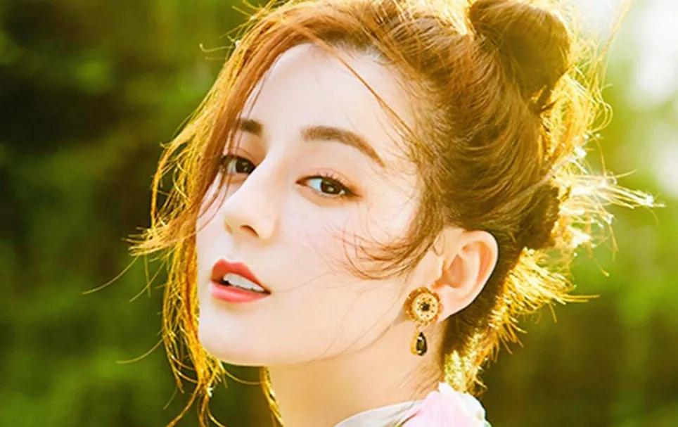 谁说新疆无美女？这5位，颜值高，身材好，实力强，个个都是美女