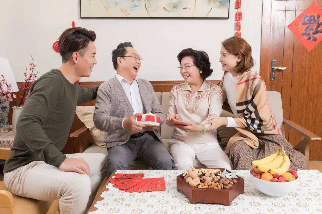 过年送礼有学问，牢记“5不买”，老一辈传统不能忘，长辈更开心