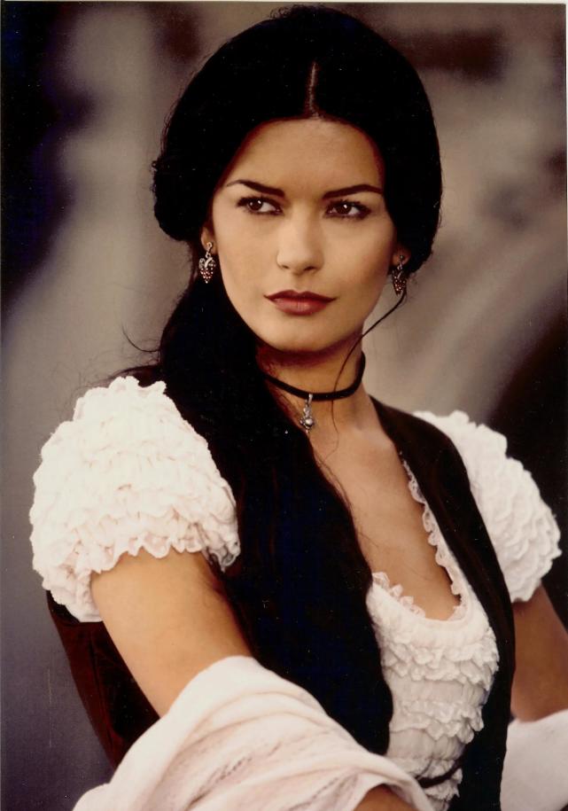 殿堂级的美人!"世界第一美"—凯瑟琳泽塔琼斯写真赏