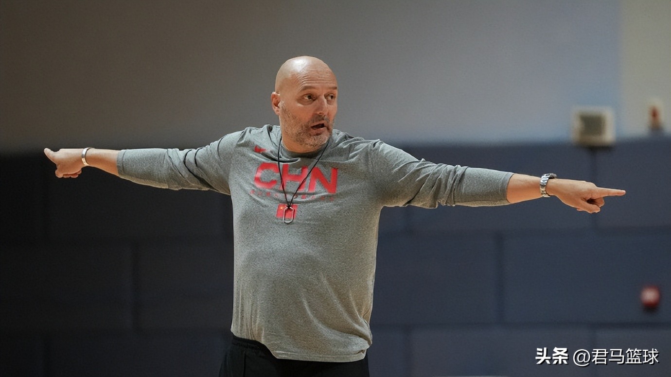 参加篮球比赛身高至少多少（中国队首发五虎提前曝光！辽篮双枪在列 平均身高2米01 郭艾伦替补）