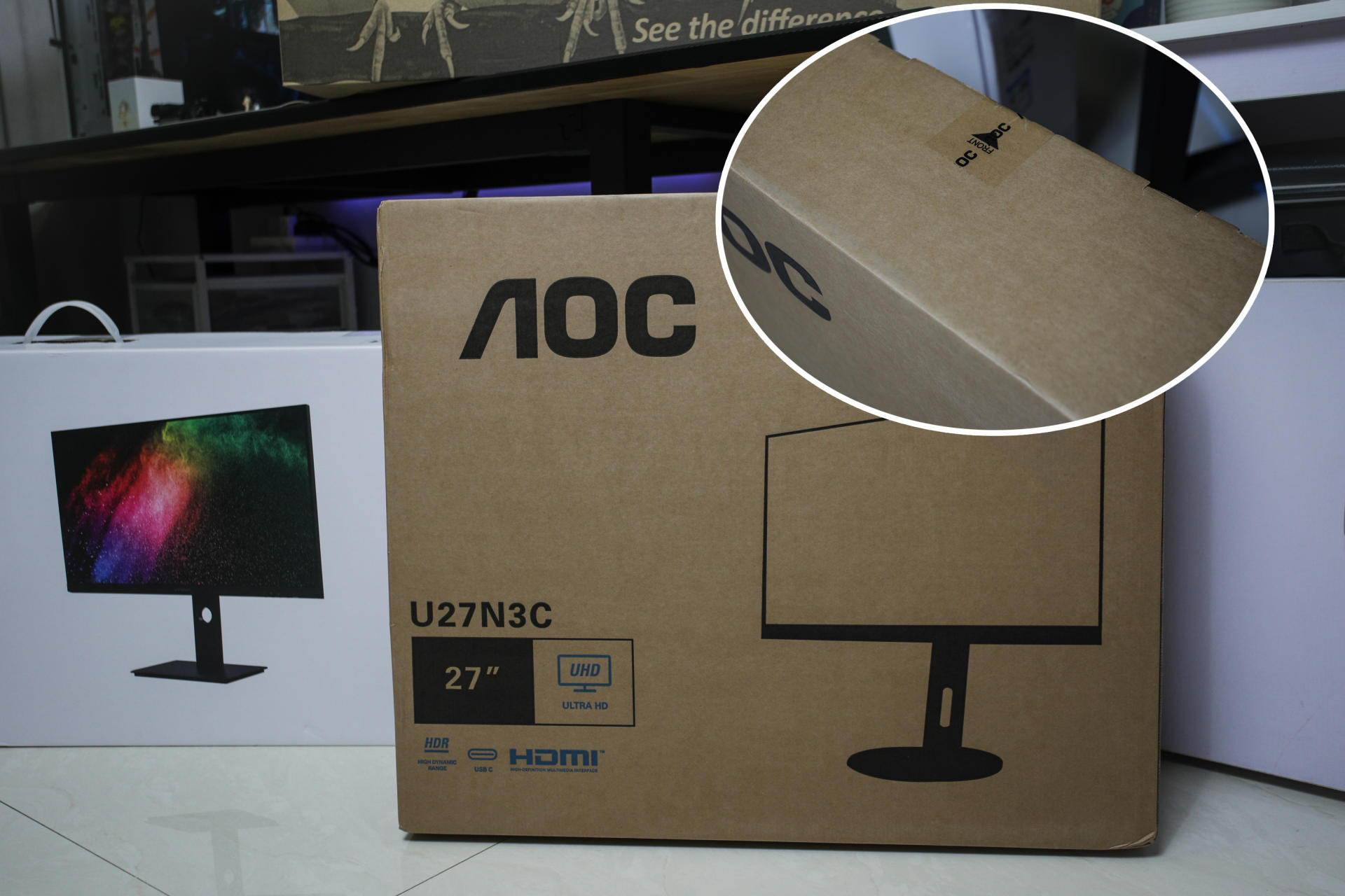 包装来看优派vx2880-4k-hdu-2的包装采用的常规瓦楞纸箱,黑白印刷;aoc