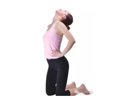 金晨暴瘦30斤吓坏网友； 身体撑不起西服； 网友惊呼：这是山寨的？