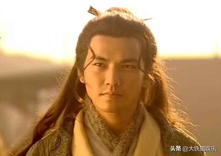 年轻时玉树临风，中年颜值垮了一地，这7位男神亲手砸了童年滤镜