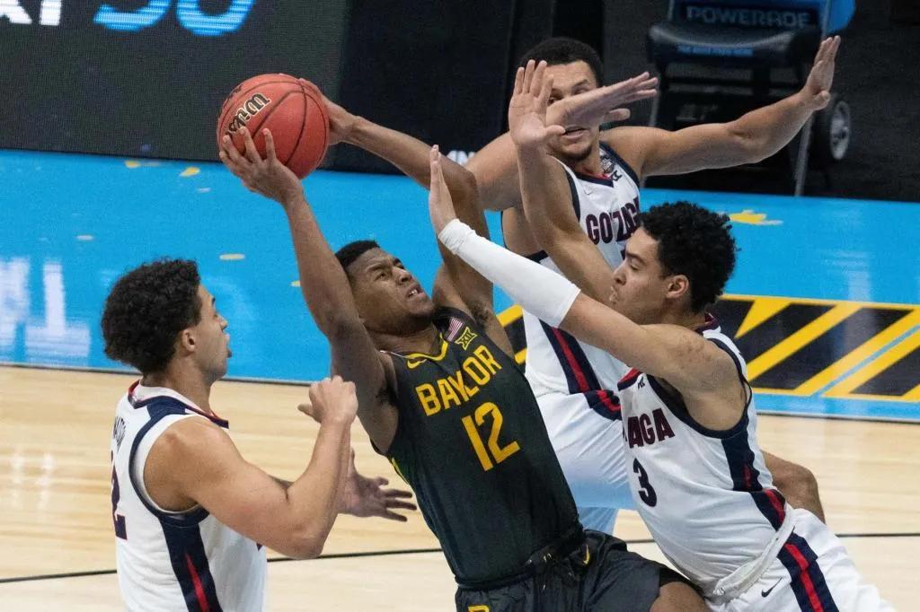 凯尔辛格勒大学（美媒列出NCAA2003年安东尼后的每届MOP，目前只有8人还在NBA打球）