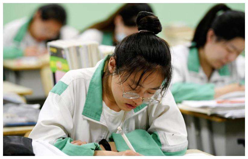 班级里这三类学生，在毕业后会混得不错，未来同学聚会上就能发现