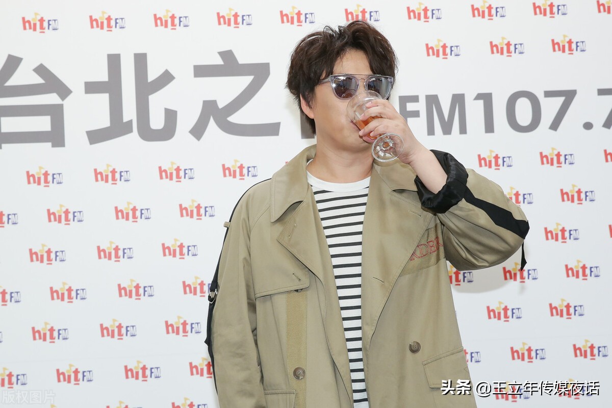 萧煌奇出席《狮子王》音乐剧活动：造型萌男人