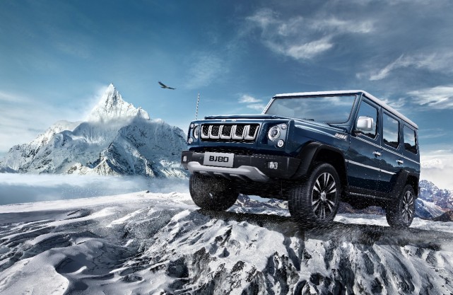 “国产奔驰大G”登场，车高2米2，仅售27.8万起，直接放弃坦克500