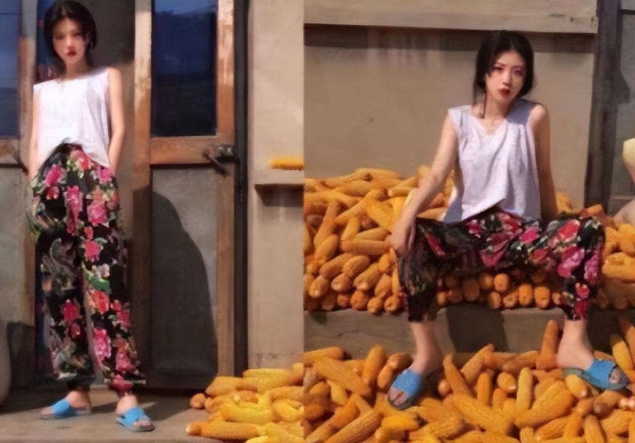 大学生回村前后对比图火了，在外再嚣张回家也要扒苞米，笑不活了