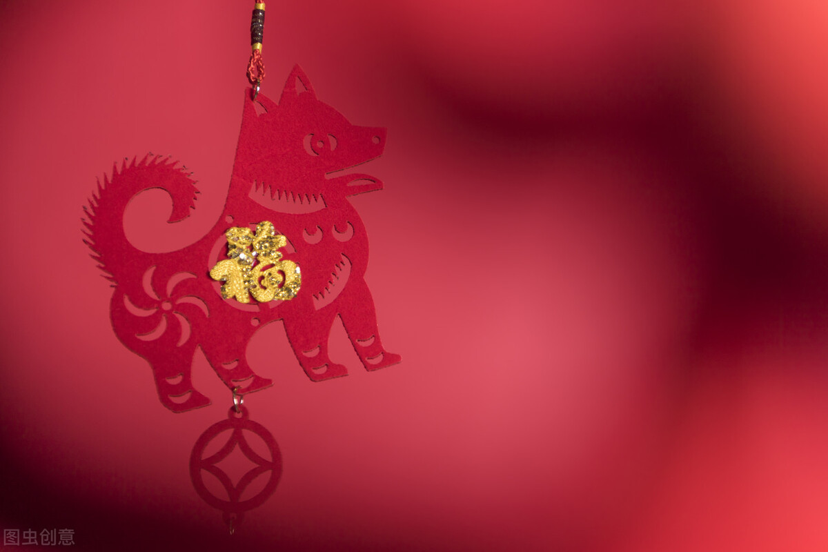 春节与姐妹共度欢乐时光，红包拿不停，笑声满屋，幸福加倍！