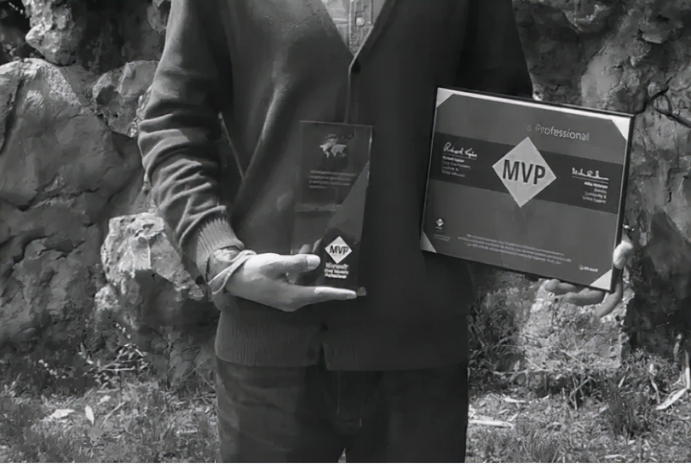 年薪百万，竟跳楼自杀：中国最暴利的产品，为何逼死了90后天才？