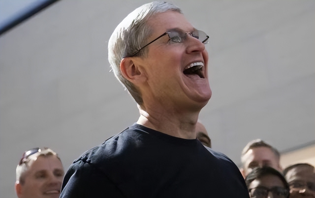 苹果8个代工厂搬家印度，库克笑到合不拢嘴，谁也没想到这么快