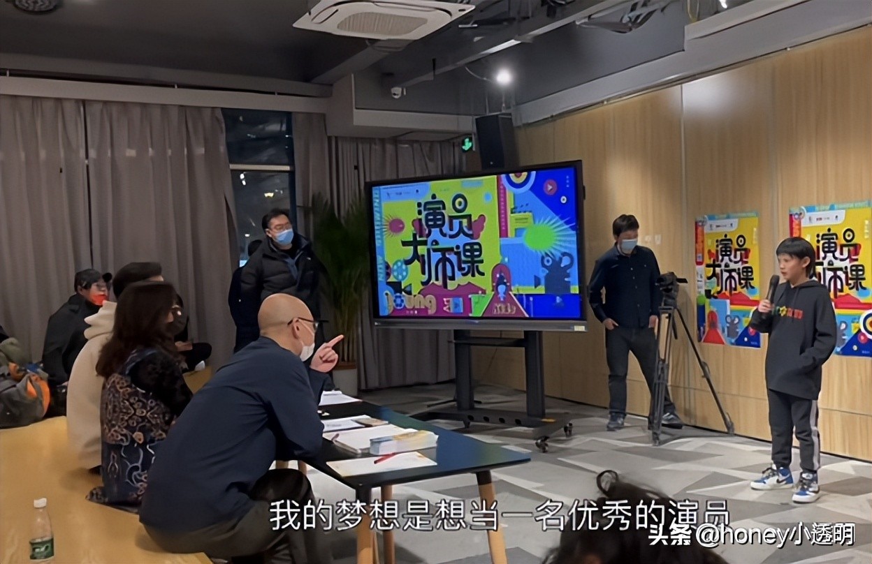 肖战新戏杀青,小演员曝将合作下部戏!如梦之梦2022将继续巡演