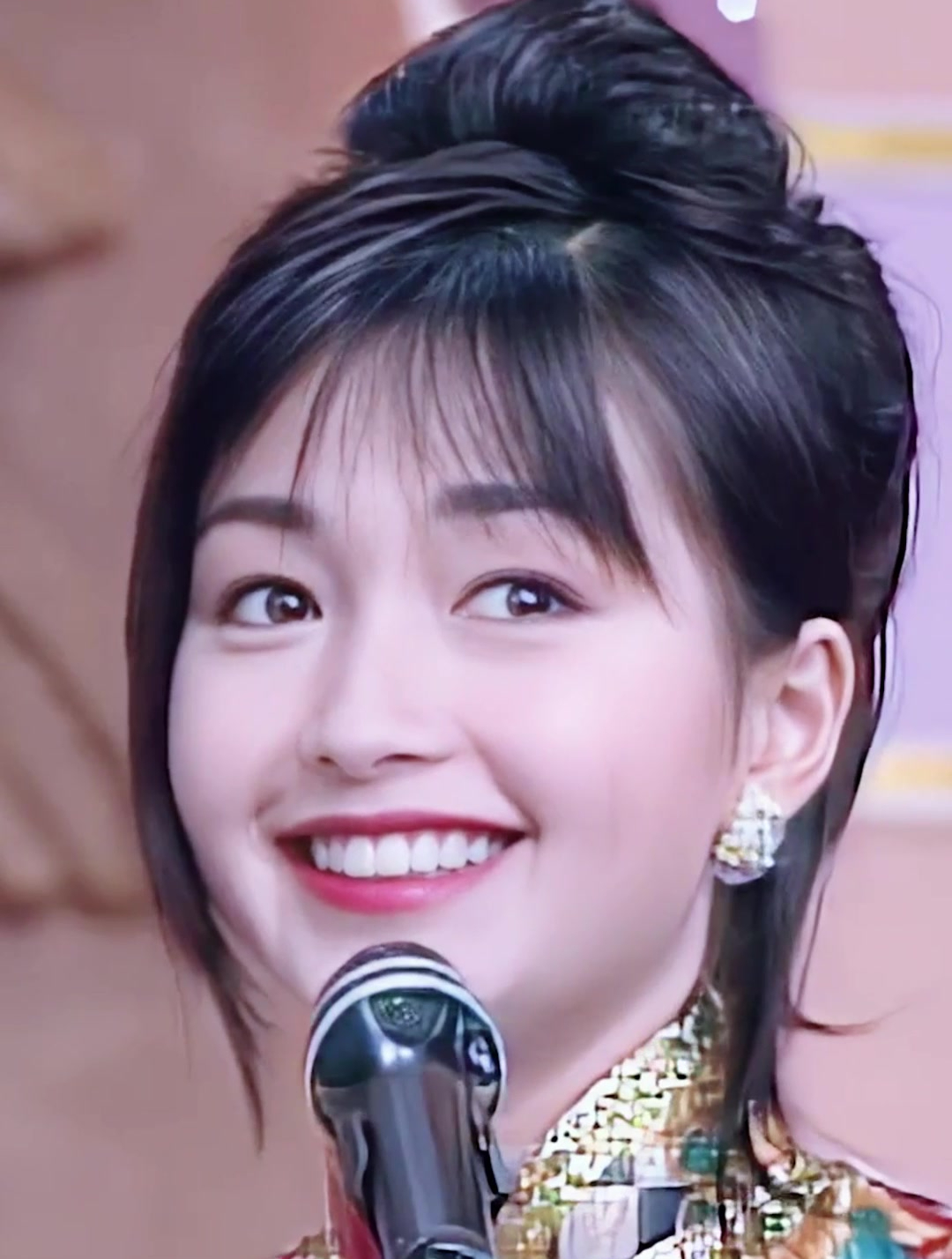 8位"叫不上名"的香港女配角,年轻时都是一眼万年,一见误终身