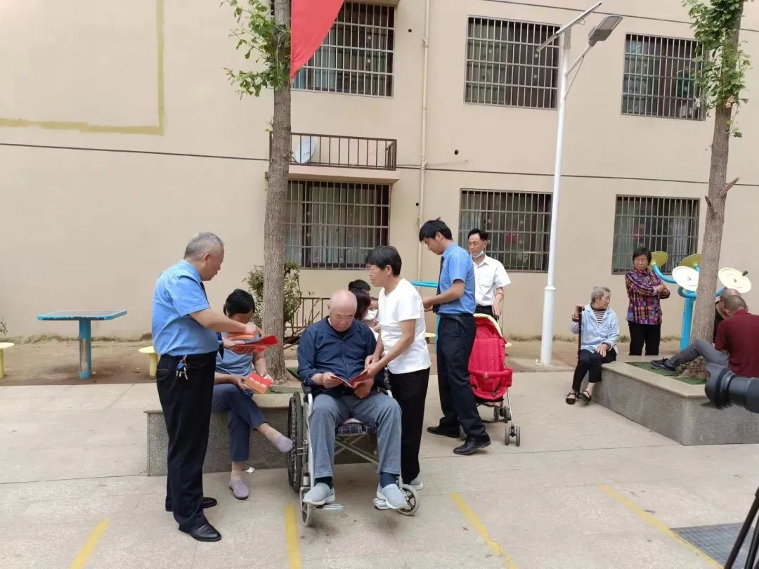 “美好生活，民法典相伴”丹凤县人民检察院开展普法宣传活动