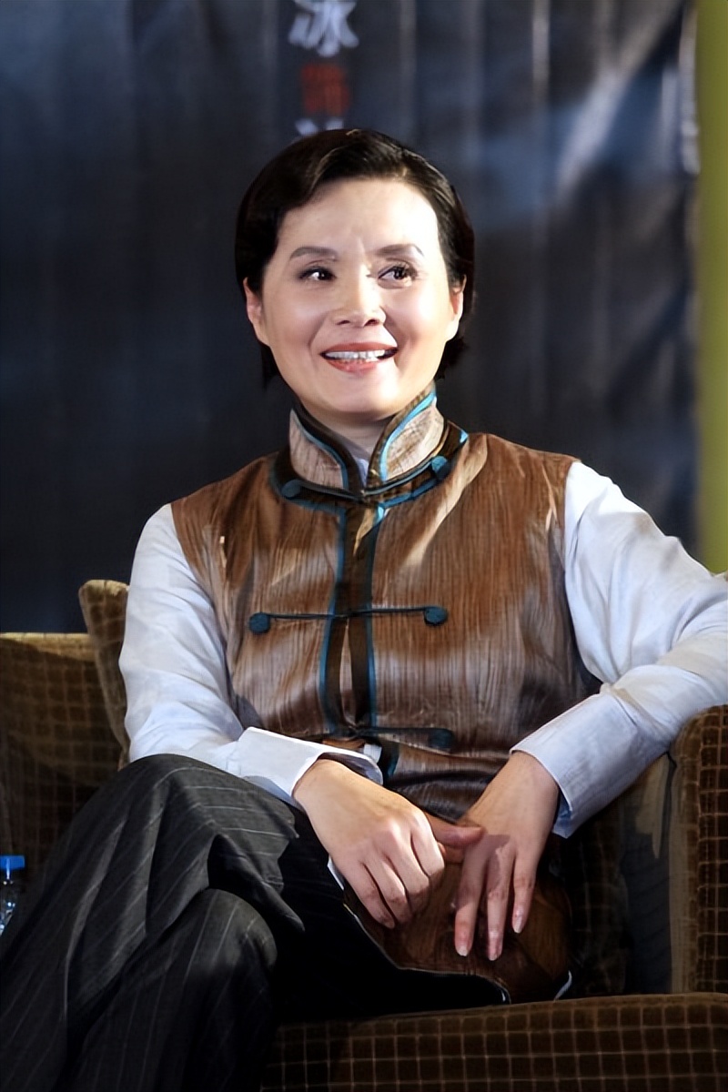 这5位“妈妈专业户”：将“贵妇”气质发挥得淋漓尽致，难演穷人