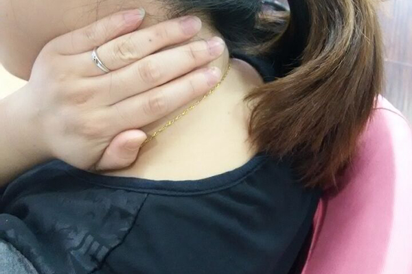 小腿外侧感到酸麻、肿胀，病因藏在何处？身体还有哪些健康预兆？