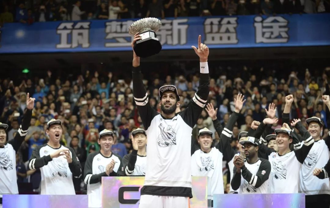 跟腱斷裂nba有哪些（跟腱斷裂！亞洲第一中鋒！籃球生涯徹底結束了）