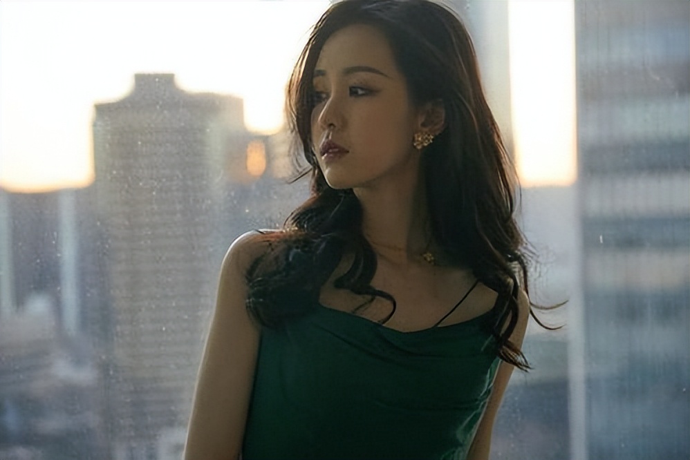 颜值不足脖子凑！这8位女星的天鹅颈太优越，气质一下就出来了