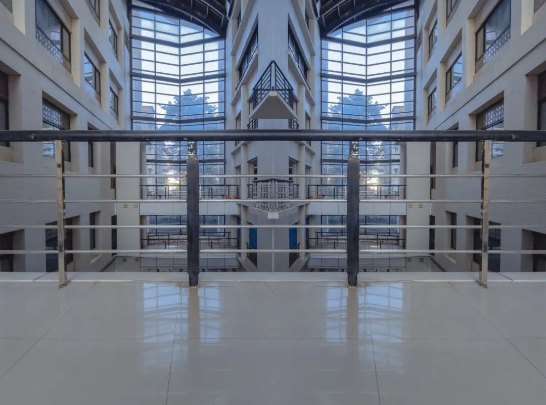 坐落于祖国最南端！这所高校承百年历史，风光秀美，实力强劲