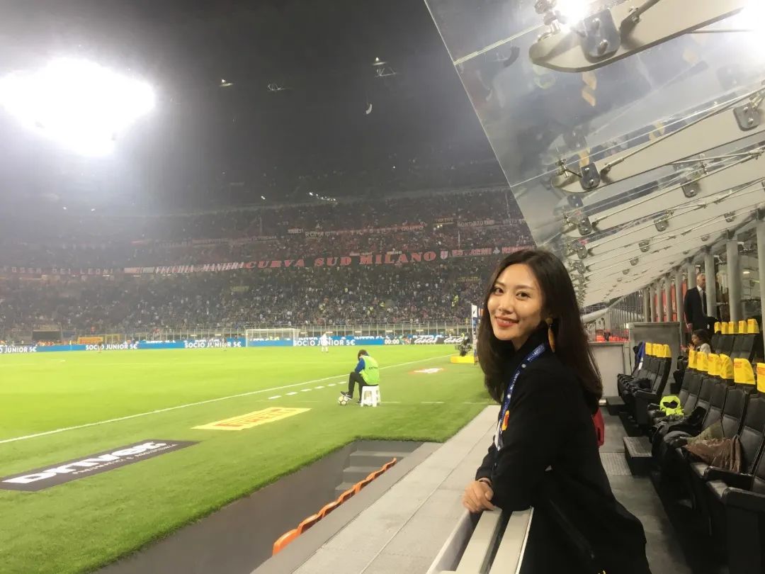 中超吐口秀哪里看(主播小宇宙丨佳琦:我的解说生涯从40页手写资料开始