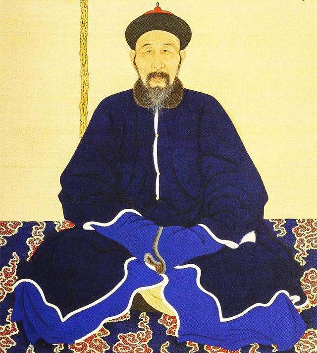 首先,从开始四十七年举荐太子事件开始,康熙便感受到了八阿哥胤禩的