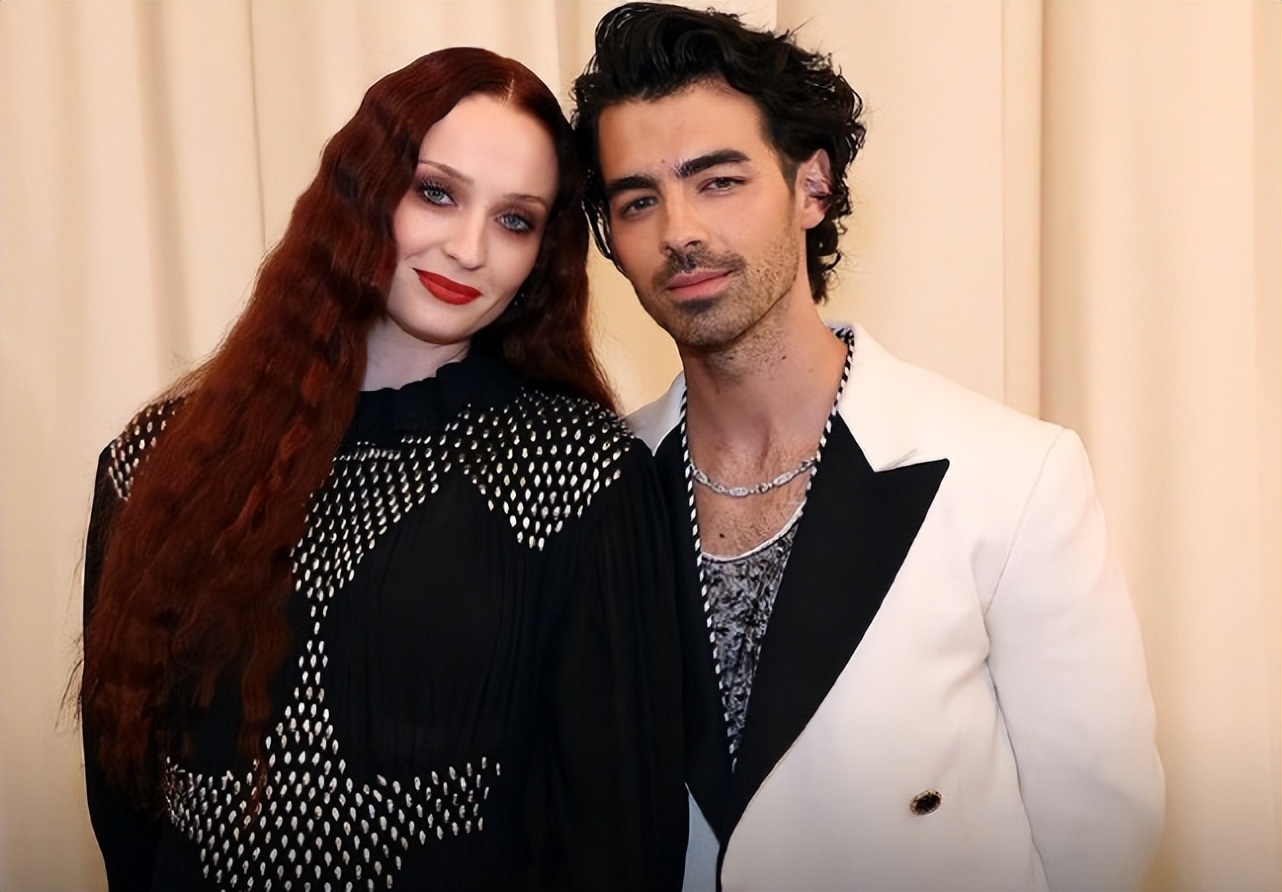 26岁索菲特纳二胎产女，经纪人证实喜讯，曾出演《权力的游戏》