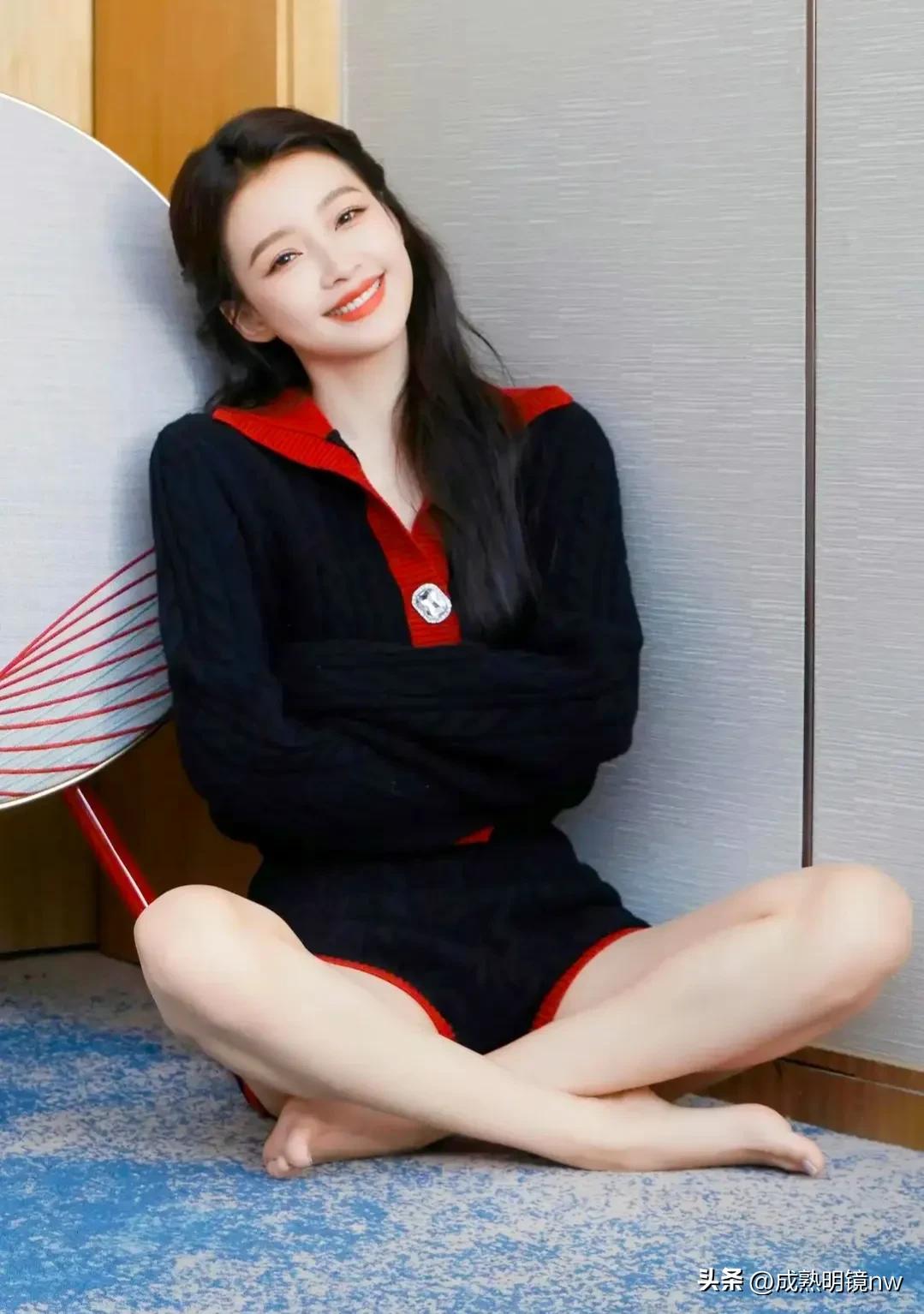 精致婉约,时尚迷人的孙怡,甜美可爱的写真照